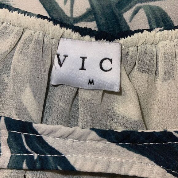 VICI Top White Green tropical medium sheer Silky fabric Layer 3/4 Sleeves - Picture 3 of 6